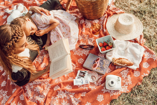 mother daughter book reading