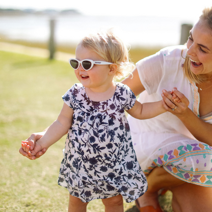 Wicked White Cat-Eye I Smoke Lenses